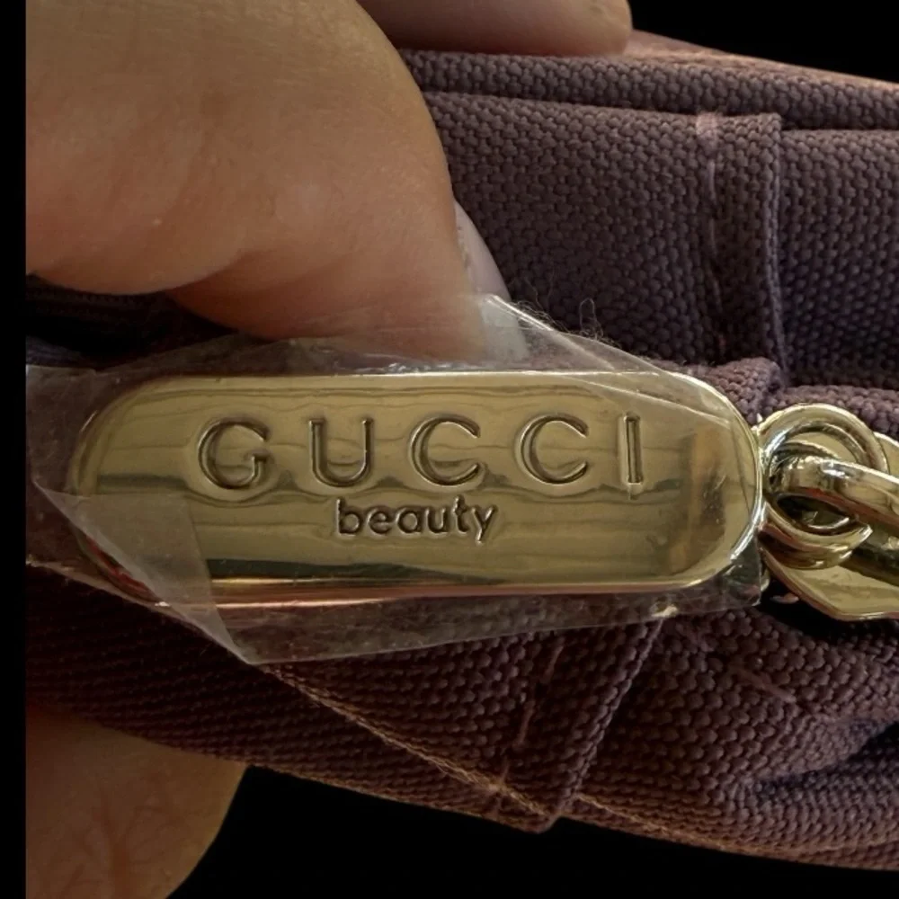 Gucci Beauty Purple Cosmetics Case - Picture 4 of 4